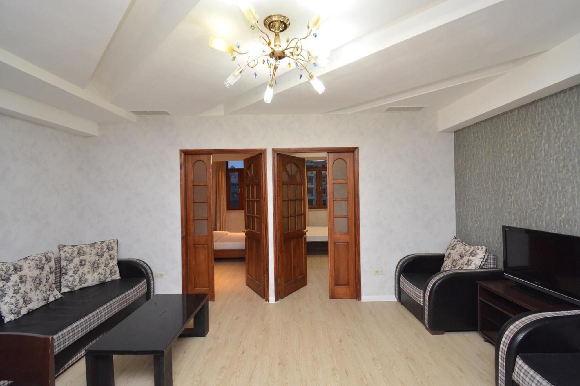 Apartment In Abovyan Street, エレバン エクステリア 写真